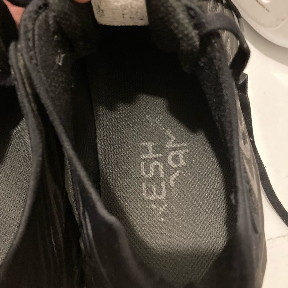 NEW BALANCE Fresh Foam Women's Black Running Shoes size 11 - Picture 5 of 8